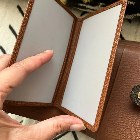 Authentic large Louis Vuitton wallet with removable document holder LV - Picture 6 of 10